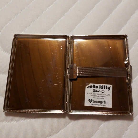 Hello Kitty Mirror and Money Holder - Picture 3 of 3